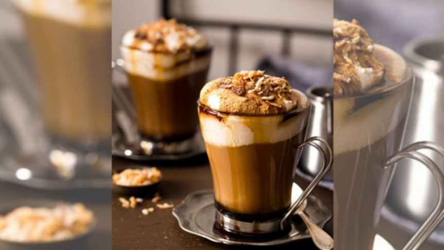 বৃষ্টির দিনে চুমুক দিন ভিন্ন স্বাদের কফি কাপে