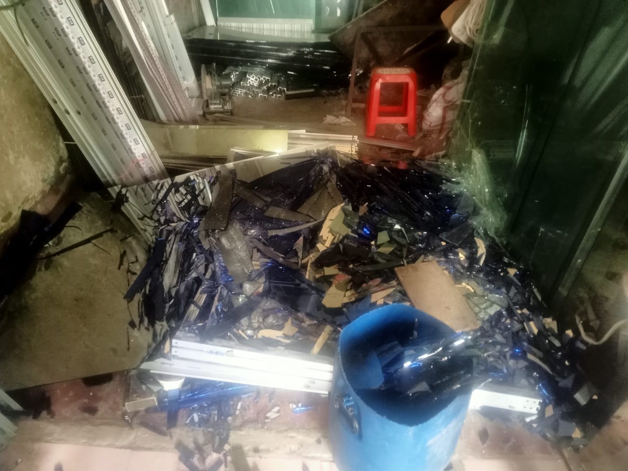 ডেমরায় পরপর ভূমিকম্প: দুর্বল অবকাঠামোয় বেড়েছে ঝুঁকির শঙ্কা ।।  অপরিকল্পিত নগরায়ন ও দুর্বল ভবন কাঠামোই বাড়াচ্ছে ঝুঁকি